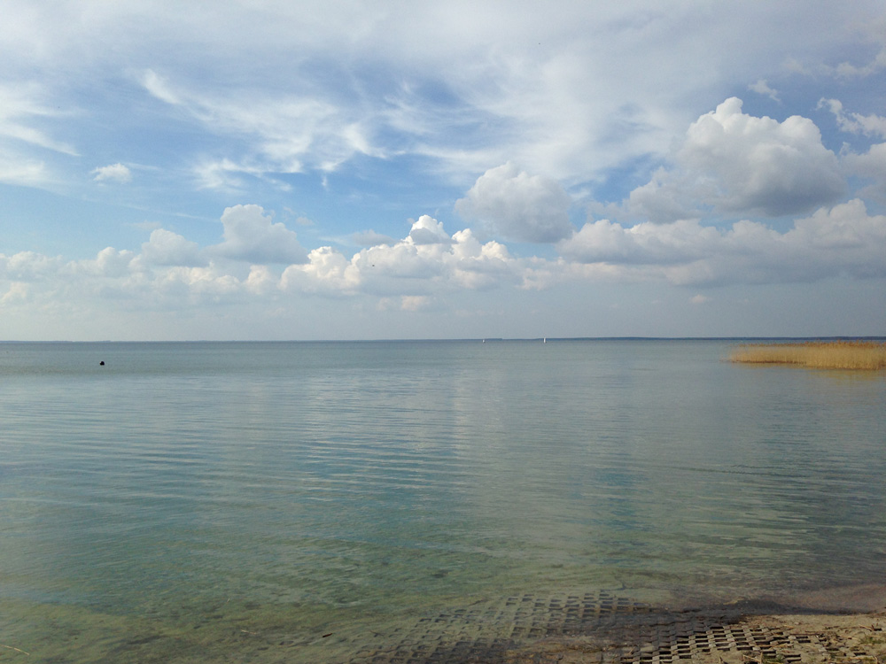 Feinster Sandstrand und klares Wasser an der Müritz