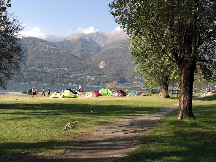 Windsurfen und Kitesurfen am Comer See