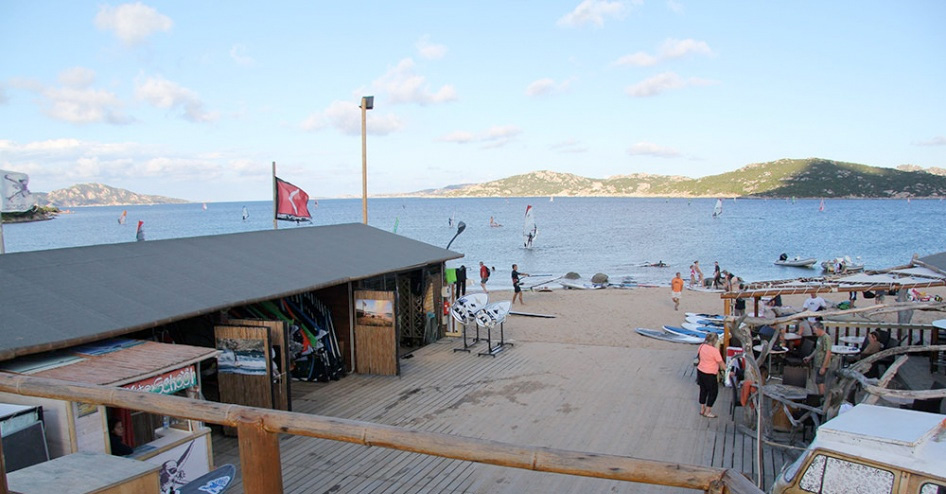 Windsurfen und Kitesurfen in Porto Pollo