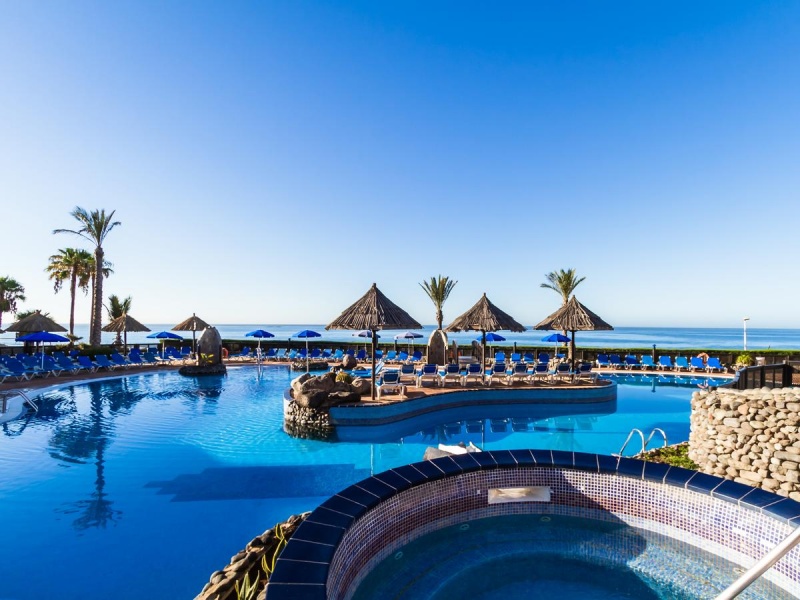 Datei:Apartamentos BlueBay Beach Club.jpg