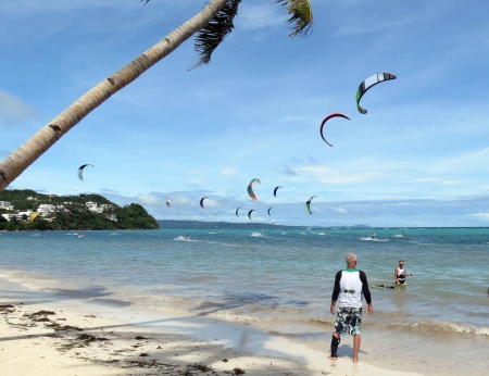 Kitesurfen am Bulabog Beach auf Boracay