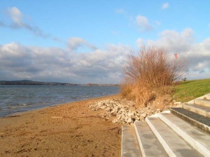 Sandstrand bei Niedrigwasser und die Betontreppe - Quelle: WAMS